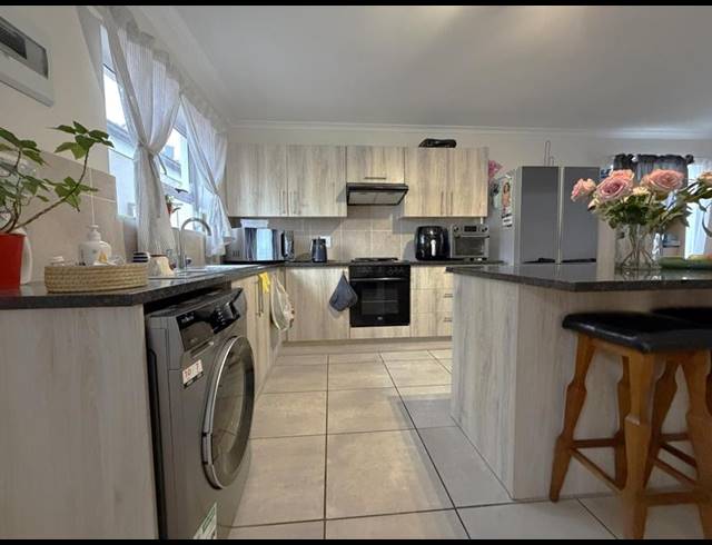 3 BEDROOM HOUSE FOR SALE IN HEATHFIELD